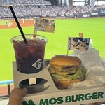 モスバーガー - 料理写真:水谷瞬選手の
「瞬く間にトリコ！肉とチーズのツインズバーガー」
田宮祐涼選手の
「ゆあファイター！サングリアソーダジンジャーフレーバー」