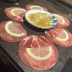 黒毛和牛焼肉 牛たつ - 