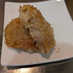 稲垣精肉店 - 肉入りコロッケ