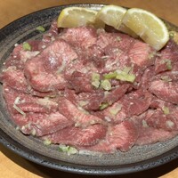 ホルモン焼肉 富や 栄店 - 