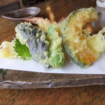 そばのさと - 天ぷら盛り合わせ(900円)
      