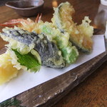 そばのさと - 天ぷら盛り合わせ(角度を変えて)