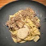 トムクリオーザ - タリアテッレ　白ワインとバターソース　フレッシュポルチーニ　サマートリュフ　パルミジャーノレッジャーノ