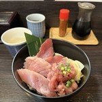 まぐろのなかだ屋 - 