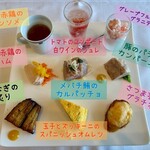 320451459 - 女性が嬉しくなるような前菜が出るので、
                        母と2人で楽しみました♪ ⸜(๑⃙⃘'ᵕ'๑⃙⃘)⸝
