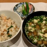 焚久味 - 炊き込みご飯+なめこ汁+お新香