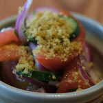 AJIKA Georgian Bistro and Wine Bar - クラシック アチャルリ・ハチャプリ セット 1900円 のジョージアスタイルサラダ