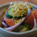 AJIKA Georgian Bistro and Wine Bar - クラシック アチャルリ・ハチャプリ セット 1900円 のジョージアスタイルサラダ