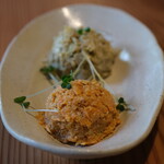 AJIKA Georgian Bistro and Wine Bar - クラシック アチャルリ・ハチャプリ セット 1900円 のねぎ プハリ、ニンジン プハリ