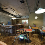 AJIKA Georgian Bistro and Wine Bar - 店内のテーブル席の風景です