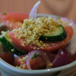 AJIKA Georgian Bistro and Wine Bar - クラシック アチャルリ・ハチャプリ セット 1900円 のジョージアスタイルサラダ