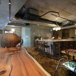 AJIKA Georgian Bistro and Wine Bar - 店内のテーブル席の風景です