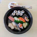 札幌海鮮丸 - 料理写真:ランチ握り(巻物入り) 1180円
