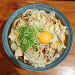 自家製さぬきうどんと肉 新橋甚三 - 冷肉たまぶっかけRED（特大３玉）1,030円