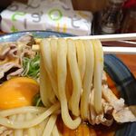 自家製さぬきうどんと肉 新橋甚三 - 冷肉たまぶっかけRED（特大３玉）1,030円