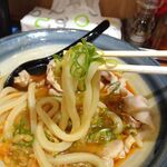 自家製さぬきうどんと肉 新橋甚三 - 冷肉たまぶっかけRED（特大３玉）1,030円