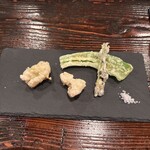 酒盃 - 天ぷらは穴子、蓮根、ミズの玉、甘長