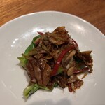 南方中華料理 南三 - 牛肉とオオタニワタリ