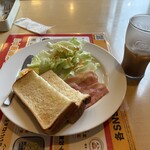 ジョイフル - 料理写真:ベーコンモーニングはファミレスとは言え驚きの３２８円という安さ。