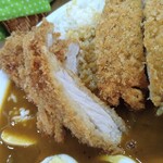 カリーハウス コロンボ - カツのアップ