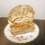 下田流 - アールグレイフィグノアレアチーズベーグルサンド(650円)