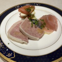 馬車道 de 焼肉 DOURAKU CORRIDA 北仲ブリック＆ホワイト店 - 