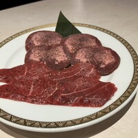 馬車道 de 焼肉 DOURAKU CORRIDA 北仲ブリック＆ホワイト店 - 