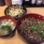 ミスターデンジャー 浅草観音店 - ステーキ丼（650円）