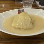 アカシア - とっても有名、新宿アカシアさんの羽田空港店。この色味が正しいです。お試しのため、一つだけ発注。難点は食べ辛かった。理由はナイフが無いから。みんな文句言わないのが不思議。店のこだわり？
