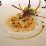 ラ・ベ - 前菜　くえのマリネ。　あまりにも綺麗だったので、撮ったのですが、写真で見ると、普通ですね。