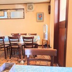 シャンティ - 玄関入ってすぐ右に設置している"扇風機"の後ろにも、席があります。