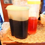 シャンティ - "アイスコーヒー"と"玉ねぎ茶"。