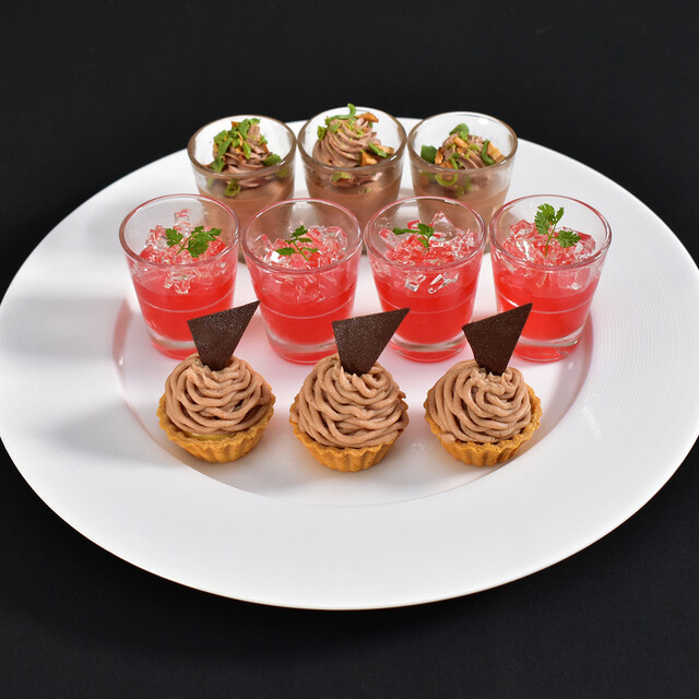 Sky Dining 256 Stargate photo