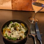 eric'S by EricTrochon - 酸味の強い玉ねぎドレッシング　メインの味が濃いので、お口直し用に残しておくのがおすすめ