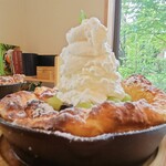 Yuzuha cafe -  季節のフルーツとドイツ風パンケーキ　