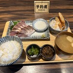 肉豆冨とレモンサワー 大衆食堂 安べゑ - 【2025.9.25(木)】豊洲鮮魚の刺身定食（お刺身＋ご飯＋味噌汁＋白身魚フライ＋漬物＋惣菜）1,098円→998円