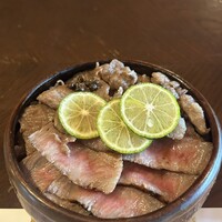 国登録文化財 二木屋 - 平日限定の名物『鹿児島産黒毛和牛ひつまぶし』3,900円