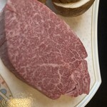 飛騨牛食事処天狗 - 細かいサシが綺麗に入っています