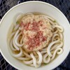 欽明館 - 天ぷらうどん。天ぷら一口食べちゃってます。笑