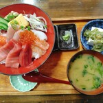 お魚専門店 魚種 - 料理写真:海鮮丼