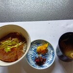 豆匠 - 本鮪胡麻漬け丼、香の物、味噌汁