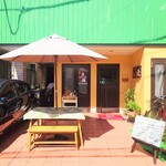 シャンティ - 西新宿の木造二階建て住宅街にポツンと佇む一軒家レストラン。