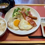ロイヤルホスト - フライドエッグ定食
