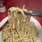 ラーメン二郎 - この麺が主役！ミヤジの麺は本当に旨い！