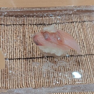 金澤 鮨 洋次郎_0