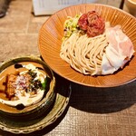 ラーメン カラテキッド - 料理写真:【300g】濃厚栗豚骨つけ麺