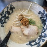 麪家ひばり - 料理写真:あごだし白湯らぁめん950円