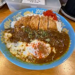 カツカレー専門店　カリーハウス マシャーーラ - ハーフカツカレー温泉卵のせ⋆⸜♡⸝‍⋆