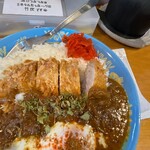 カツカレー専門店　カリーハウス マシャーーラ - カツは厚みあり！サクサクで肉を食べてる感が半端ない(　ﾟдﾟ)ﾝﾏｯ!