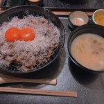 和牛専門 牛めし 前田優 - 